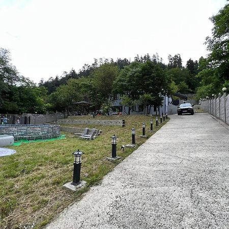 Serenity Likani Villa Hotel 보르조미 외부 사진